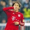 (vu)    Takashi Usami besucht am Sonntag den Bayern-Fanclub in Neuendorf. Der 19-Jährige gilt als großes Talent, konnte sein Können beim FC Bayern München allerdings noch nicht unter Beweis stellen. In der Bundesliga gestattete ihm Trainer Jupp Heynckes lediglich einen Kurzeinsatz über 21 Minuten. Zudem erhielt er im Pokalspiel gegen den Zweitligisten FC Ingolstadt die Chance, sich zu beweisen. Zwanzig Minuten vor Schluss eingewechselt, erzielte er dabei das Tor zum 6:0-Endstand. Der Japaner wurde von den Münchnern im Sommer verpflichtet, nachdem er in der japanischen Liga zum besten Nachwuchsspieler gewählt worden war. Usami ist mit seinen kurzen Einsatzzeiten beim FC Bayern unzufrieden und denkt sogar über einen Vereinswechsel nach. Münchner Medien berichteten über einen möglichen Wechsel zum 1. FC Nürnberg. Vielleicht erfahren die Fans mehr darüber, wenn der 19-Jährige zusammen mit Co-Trainer Peter Hermann am Sonntag um 15 Uhr im Sportheim des SV Neuendorf Rede und Antwort steht.