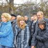 Familienbande: Laura Söllheim (Mitte) aus Esslingen bei Stuttgart studiert in Würzburg im ersten Semester Medizin. Jetzt konnte sie ihren Eltern (rechts) ihren Studienort zeigen.