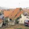 Alt weicht neu: An der Lengfurter Straße in Marktheidenfeld macht der Abbruchbagger Platz für den Neubau von Wohnungen.
