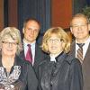 Wechsel an der Riemenschneider-Realschule: Petra Folger-Schwab (Zweite von links) wurde feierlich in ihr Amt eingeführt. Grußworte überbrachten (von links) Bürgermeister Wolfgang Vockel, Schulleiter Christian Wamser, Schulamtsdirektorin Ursula Stock, Schuldekan Rolf Schwab und der stellvertretende Schulleiter Reinhold Ruhland.