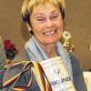 Hat gut lachen: Die Wellensittiche von Brigitte Mikschofsky gewannen bei der Bundesschau 22 Goldmedaillen.