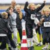 Geteilte Freude ist doppelte Freude: Das gilt auch für die Kinder in der Leichtathletik.