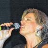 Eine Stimme wie einst Tina Turner: Gemeinsam mit ihrem „Gebläse“ brachte Annika Klar die Stadthalle zum Brodeln.
