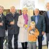 Ein Prosit auf die Ausstellung: Zahlreiche Ehrengäste kamen zur Ausstellung der Rassekaninchen nach Großlangheim (von links): Bürgermeister Karl Höchner, Walter Hahn, Landrätin und Schirmherrin Tamara Bischof, Vereinsvorsitzender Willi Habermann, Bezirksvorsitzender Josef Steinack und der kleine Luca mit seinem siegreichen Kaninchen.
