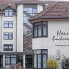 Betreiberwechsel: Das Alten- und Pflegeheim Haus Fuchsenmühle in Ochsenfurt ging zum 1. November von der medicari Betriebsgesellschaft mbH an die Curata-Pflegeeinrichtungen Holding GmbH Düsseldorf über, die bisher schon Vermieter der Immobilie war. Die Leitung und Verwaltung bleiben aber im Haus. Für Bewohner und Beschäftigte soll sich nichts ändern.