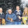 Zufriedene Züchter: Wolfgang Lutz, Vorsitzender Willi Habermann, Dieter Habermann, Tobias Lutz, Manuela Lutz mit ihrer Auszeichnung für das Championtier und Christine Lutz (von links).