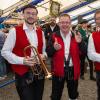 Großartige Stimmmung beim Weisbacher Oktoberfest. Nach dem Festzug wurden auf dem Sportplatz noch getanzt.