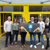 Freude über die Unterstützung (von links): Johannes Schunk (End of Mobbing Heroes), Jessica Kolb (Personalabteilung Unternehmensgruppe Glöckle), Carolin Glöckle (geschäftsführende Gesellschafterin Unternehmensgruppe Glöckle), Andre Krauß (Schulleiter Mittelschule Gerolzhofen), Marco Wieland und Kristina Strohmer (beide End of Mobbing Heroes).