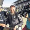 Robert Oschmann (Entwckler der GPSoverIP GmbH) mit Harald Schlotter aus Schwebheim (Hamburg 2 Racing Team, Startnummer 127) bei der Vorbereitung zum Dunlop 24h-Rennen in Dubai.