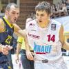 Im Kommen: Baskets-Youngster Maxi Kleber (am Ball, links Berlins Marko Simonovic) hat sich in den beiden zurückliegenden Partien einen Platz in der Rotation der Würzburger Erstliga-Korbjäger erkämpft.