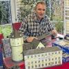 Fasziniert von Pola-Modellen: Ingo Möging aus Bad Wildungen, der eine Internetseite über das Unternehmen ins Netz stellte.