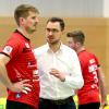 Christian Kranz (rechts, neben Marko Knauer) vertrat den erkrankten VCE-Chefcoach Marco Donat.