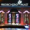 Auch der Friedrichstadt-Palast ist von den Sparmaßnahmen betroffen. (Archivbild)