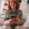 Bei Jahrestarifen für Prepaid-Smartphones wird die gesamte Gebühr für das Halbjahr oder Jahr auf einmal bezahlt.