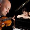 “Lieben Sie Oper?” Am Samstag, 16. November, ab 19.30 Uhr spielt der fränkische Teufelsgeiger Florian Meierott zusammen mit seiner Pianistin Iris Schmid die berühmtesten Opernmelodien bearbeitet für Violine und Klavier. Von Carmen über Tannhäuser bis hin zur verkauften Braut - die bekannten Melodien verzaubern und lassen alle Opern- und Klassikfans auf ihre Kosten kommen, so der Veranstalter in der Ankündigung. Das Konzert findet in der Rathausdiele im ersten Stock des Marktbreiter Rathauses statt. Kartenreservierung (Karte kostet 20 Euro für Erwachsene) über das Konzertbüro Meierott, Tel.: (0171) 4567463 oder per Mail an mail@meierott.de