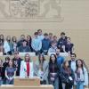 Die beiden zehnten Klassen der Theodosius-Florentini Schule waren auf einer politischen Exkursion in München. Das Gruppenbild im Landtag mit Kultusministerin Anna Stolz.