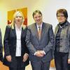 Verstärkung: Der Facharzt für Chirurgie und Unfallchirurgie Dirk Farghal verstärkt das Belegarzt-Team im Krankenhaus Markt Werneck. Im Bild bei der Einführung (von links) Krankenhaus-Vorstand Heinrich Keller, Angela Farghal, Dirk Farghal, Bürgermeisterin Edeltraud Baumgartl und Ärztesprecher Dr. Wolfgang Kellermann.