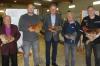 Die große Wyandottenschau wurde in der Ausstellungshalle des Großlangheimer Kleintierzuchtvereins eröffnet vom (von links)  Vereinsvorsitzenden Willi Habermann, Andre Karl (Vorsitzender des Sondervereins Zwergwyandotten), Gemeinderat Walter Haupt und den SV-Vorsitzenden Eberhard Fritzsch und Jürgen Graßhoff.