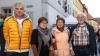 Zahlreiche Menschen besuchen am Sonntag (03.11.24) den Wintermarkt in der Innenstadt von Ochsenfurt.  Mittags öffneten auch die Einzelhändler ihre Türen.