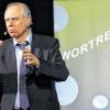 Satire leibhaftig: Bruno Jonas liefert den Anstoß, der Zuhörer muss den Gedanken beenden.