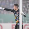 Finn Dahmen lässt gegen Schalke kein Gegentor zu.