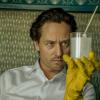 In der Netflix-Serie „Achtsam Morden” entdeckt Tom Schilling als Mafia-Anwalt das Morden für sich.