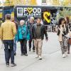 Tausende Menschen strömen am Mantelsonntag 27.10.24 in die Würzburger Innenstadt zum Shoppen.