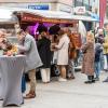 Tausende Menschen strömen am Mantelsonntag 27.10.24 in die Würzburger Innenstadt zum Shoppen.
