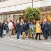 Tausende Menschen strömen am Mantelsonntag 27.10.24 in die Würzburger Innenstadt zum Shoppen.