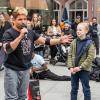 Tausende Menschen strömen am Mantelsonntag 27.10.24 in die Würzburger Innenstadt zum Shoppen.