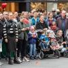 Tausende Menschen strömen am Mantelsonntag 27.10.24 in die Würzburger Innenstadt zum Shoppen.