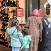 Tausende Menschen strömen am Mantelsonntag 27.10.24 in die Würzburger Innenstadt zum Shoppen.