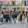 Tausende Menschen strömen am Mantelsonntag 27.10.24 in die Würzburger Innenstadt zum Shoppen.