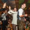 Zahlreiche Feierlustige besuchen am Samstag 26.10.24 das Gambacher Weinfest.