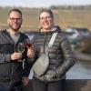 Ob Familientreffen, Wochenendausflug oder Hochzeit – die Alte Mainbrücke in Würzburg zieht Einheimische genauso an wie Urlaubsreisende. Am Samstag (26.10.24) tummeln sich bei Temperaturen um die 14 Grad zahlreiche Menschen auf dem historischen Wahrzeichen der Stadt.