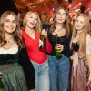 Zahlreiche Feierlustige besuchen am Samstag 26.10.24 das Gambacher Weinfest.