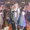 Zahlreiche Feierlustige besuchen am Samstag 26.10.24 das Gambacher Weinfest.