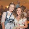 Zahlreiche Feierlustige besuchen am Samstag 26.10.24 das Gambacher Weinfest.