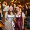 Zahlreiche Feierlustige besuchen am Samstag 26.10.24 das Gambacher Weinfest.