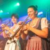 Zahlreiche Feierlustige besuchen am Samstag 26.10.24 das Gambacher Weinfest.
