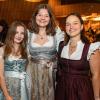 Zahlreiche Feierlustige besuchen am Samstag 26.10.24 das Gambacher Weinfest.
