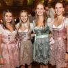 Zahlreiche Feierlustige besuchen am Samstag 26.10.24 das Gambacher Weinfest.