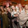 Zahlreiche Feierlustige besuchen am Samstag 26.10.24 das Gambacher Weinfest.