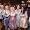 Zahlreiche Feierlustige besuchen am Samstag 26.10.24 das Gambacher Weinfest.