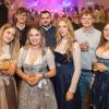 Zahlreiche Feierlustige besuchen am Samstag 26.10.24 das Gambacher Weinfest.