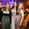 Zahlreiche Feierlustige besuchen am Samstag 26.10.24 das Gambacher Weinfest.