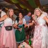 Zahlreiche Feierlustige besuchen am Samstag 26.10.24 das Gambacher Weinfest.