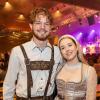 Zahlreiche Feierlustige besuchen am Samstag 26.10.24 das Gambacher Weinfest.