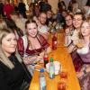 Zahlreiche Feierlustige besuchen am Samstag 26.10.24 das Gambacher Weinfest.