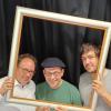Die Theatergruppe KOMPASSion (im Bild Stefan Jäger, Jörg Hilsdorf und Niels Hönerlage) präsentiert am 2. November die Inszenierung des zeitgenössischen Stückes „Kunst“ im Bad Brückenauer Gymnasium.
